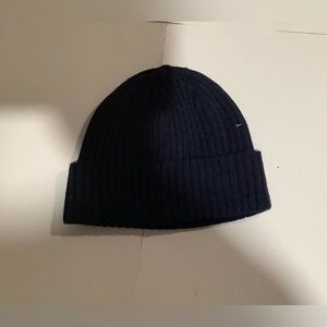 Stylish Black Ribbed Beanie